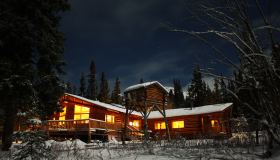 Northern Winter Wilderness | Tagish lodge, Multi-Day Tour, Northernlights, Adventure, Winter, Snowshoeing, Ice Fishing, Wildlife Viewing