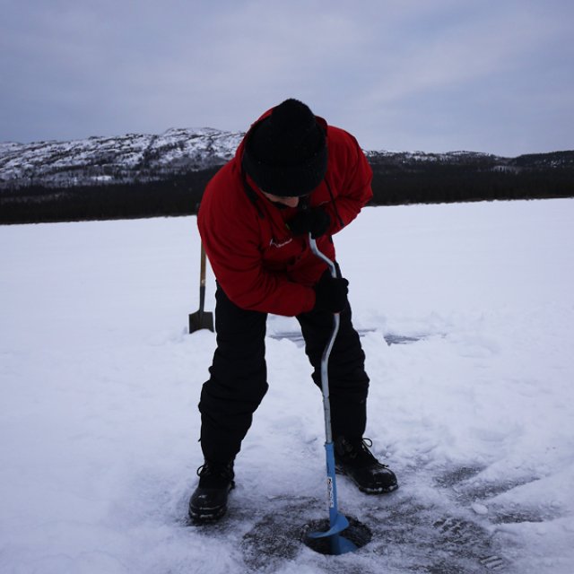 Arctic Day: Ice Fishing | half day (Jan 31, 2016)