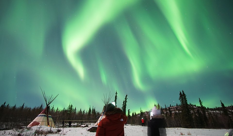 Tour de observación de Auroras | Caminatas con raquetas de nieve, vida salvaje y aguas termales
