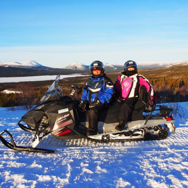 Arctic Day: Snowmobiling | half day (Jan 3, 2017)